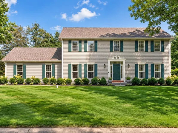 15195 Roswell Ct, Granger, IN 46530