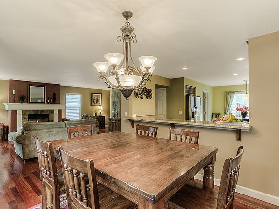 5th image of 7524 Cottonwood Dr SE