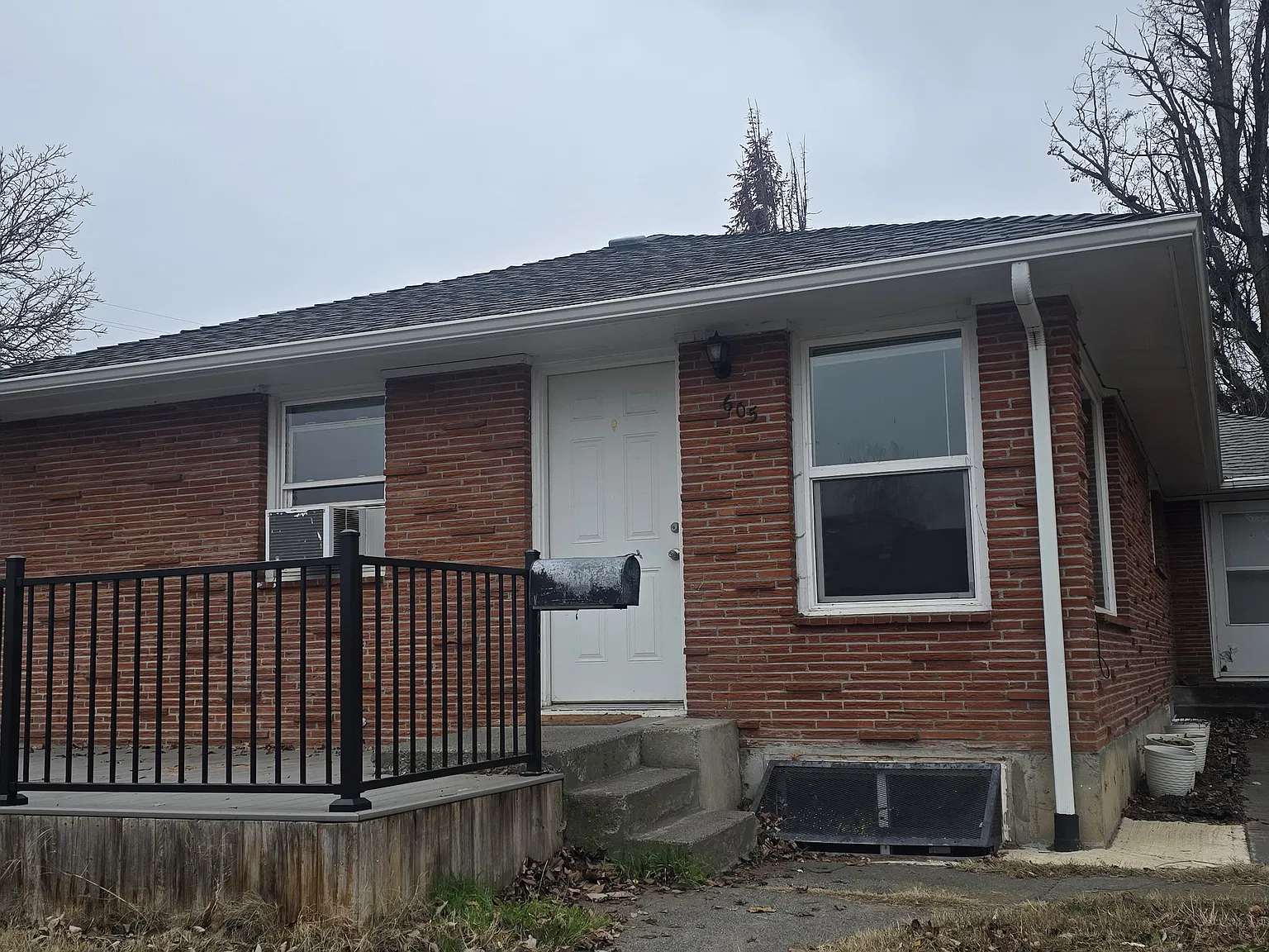 3 bed, 1600 sqft, $1,500 — Photo 1