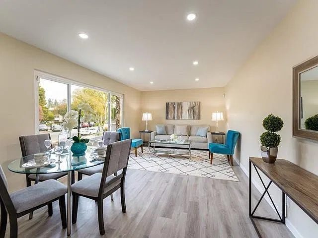 2 bed, 1295 sqft, $3,950 — Photo 3