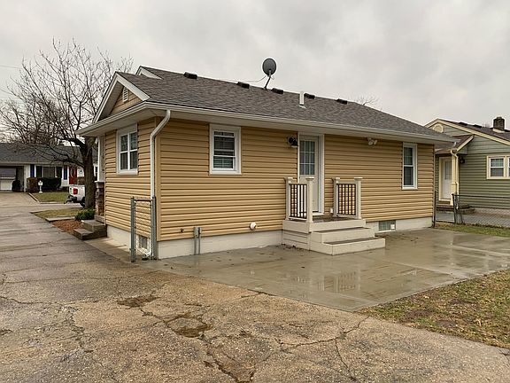 3rd image of 212 E Home Ave