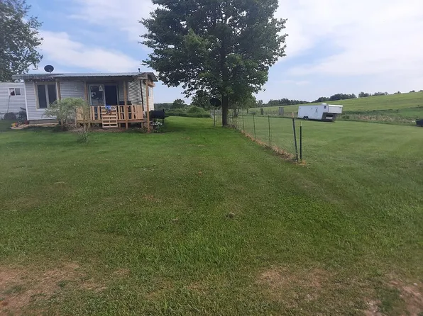 111 Eastland Dr, Leroy, MI 49655