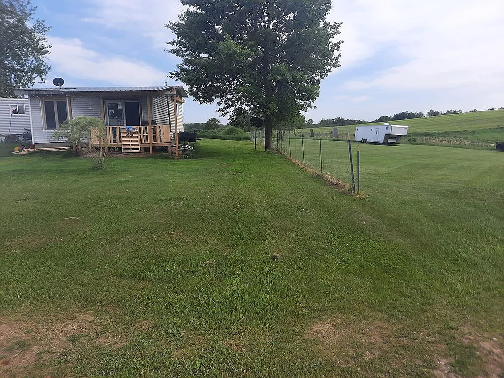 111 Eastland Dr photo 1