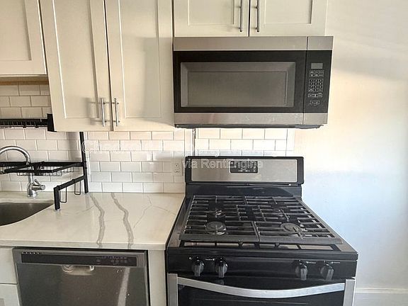 3rd image of 5616 Pershing Ave APT 62