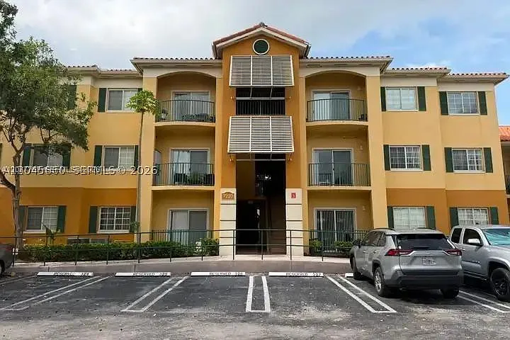 Palm Gardens At Doral Con — Photo 1