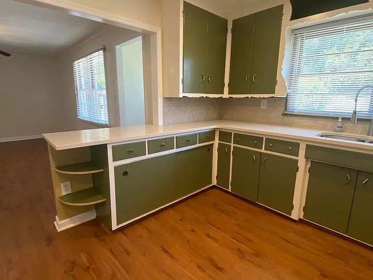 297 Macon Ave — Photo 7