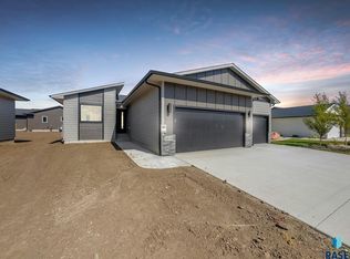 6818 W 5th St, Sioux Falls, SD 57107