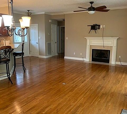 Living room With fireplace 