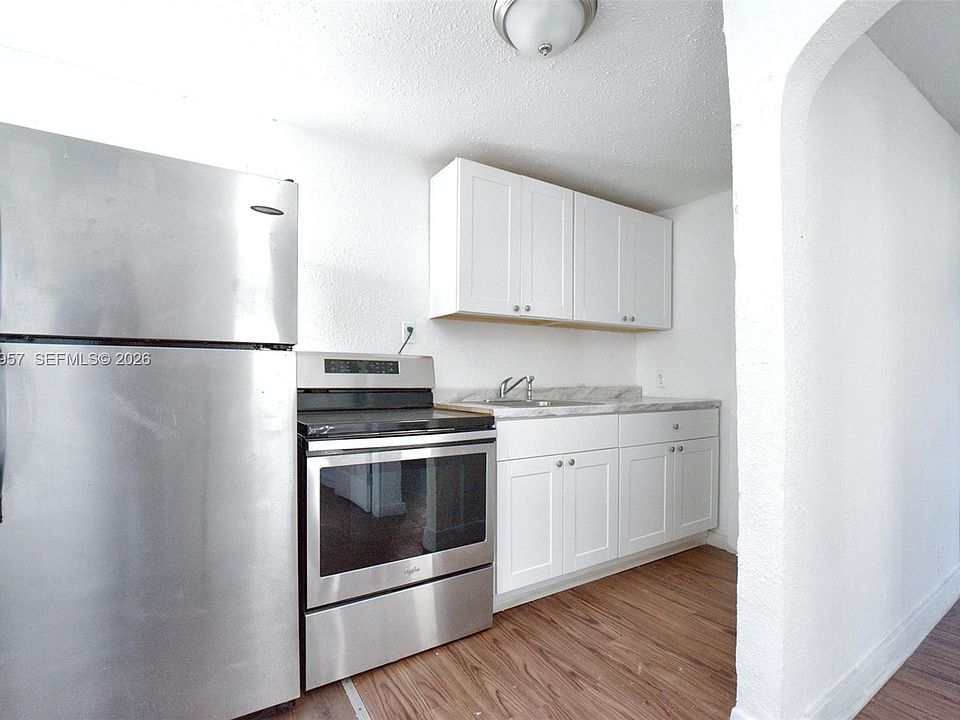 1st image of 3660 NW 20th Ave #4