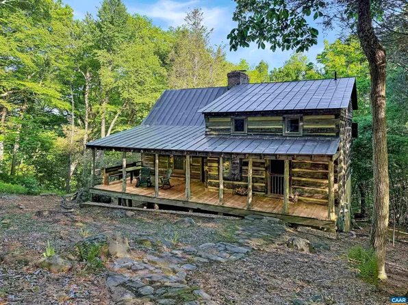 20 Buckhorn Ln, Roseland, VA 22967