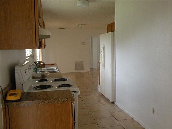 3rd image of 2333 SE West Blackwell Dr
