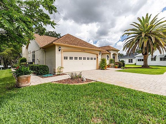 3rd image of 1013 LA MESA LANE