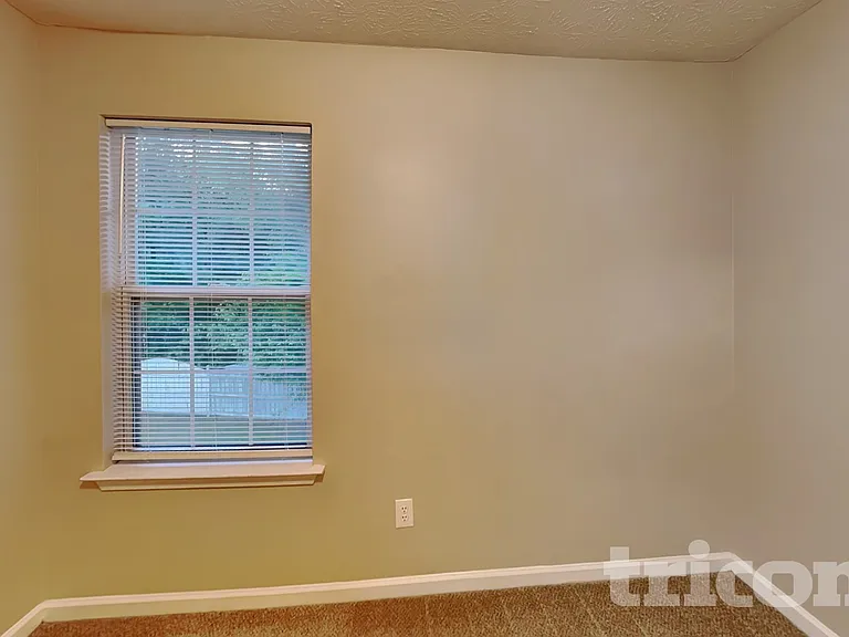 1047 Winterglen Way — Photo 10
