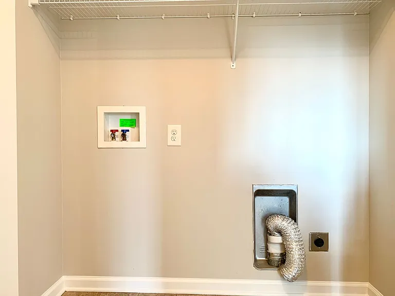 842 Shelton Cir — Photo 13