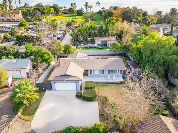 242 Hannalei Dr, Vista, CA 92083