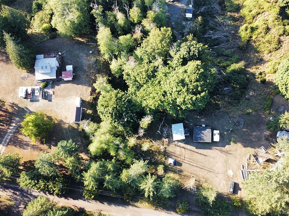 1st image of 1022 Yew Boulevard NW