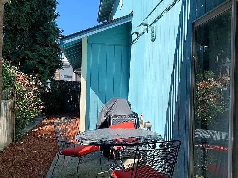 private yard