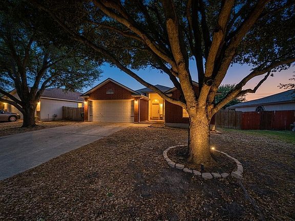 3rd image of 5003 Daymon Ct