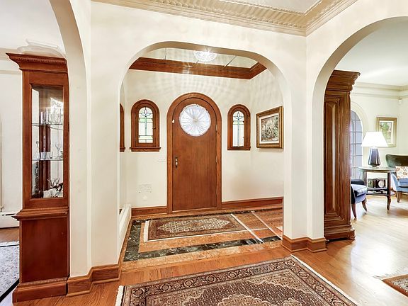 2nd image of 710 S Washington Ave