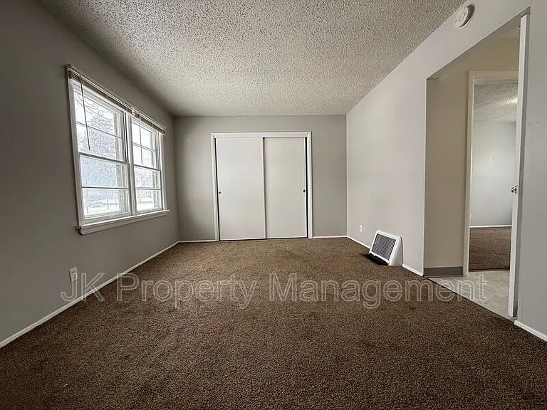 417 14th St N — Photo 5