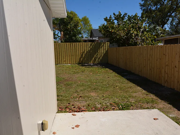 1550 N Pompano Ave — Photo 16
