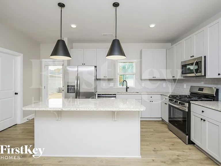 744 Lightrail Dr — Photo 7