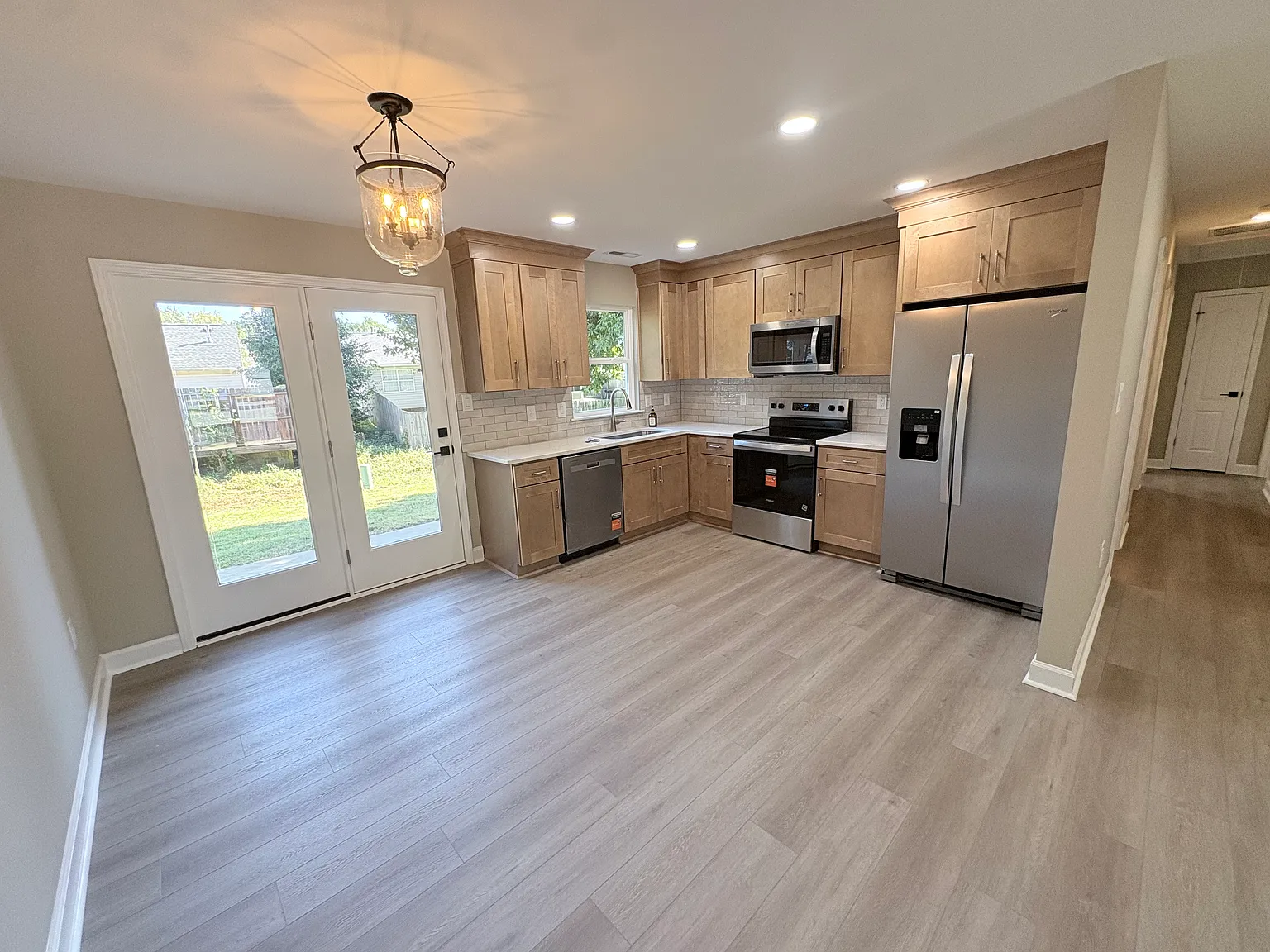 3 bed, 1080 sqft, $2,000 — Photo 3