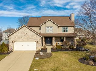 885 Copperfield Ln, Tipp City, OH 45371