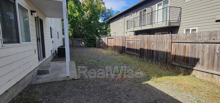 1806 Medart Ln — Photo 14