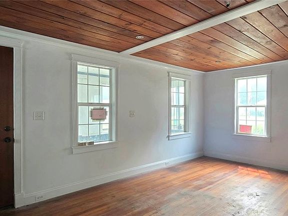 2nd image of 1006 Richard St