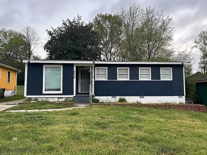 3 bed, 2.0 bath, 1000 sqft, $1,100 — Photo 2