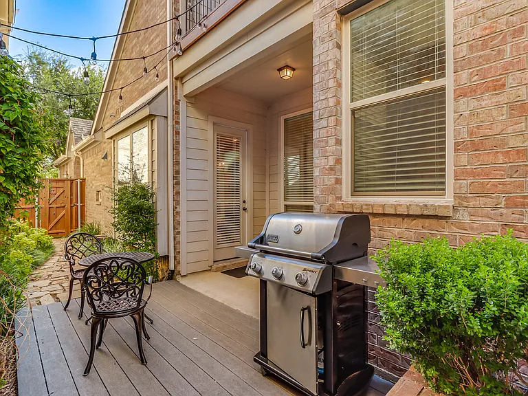 231 Carrington Ln — Photo 34