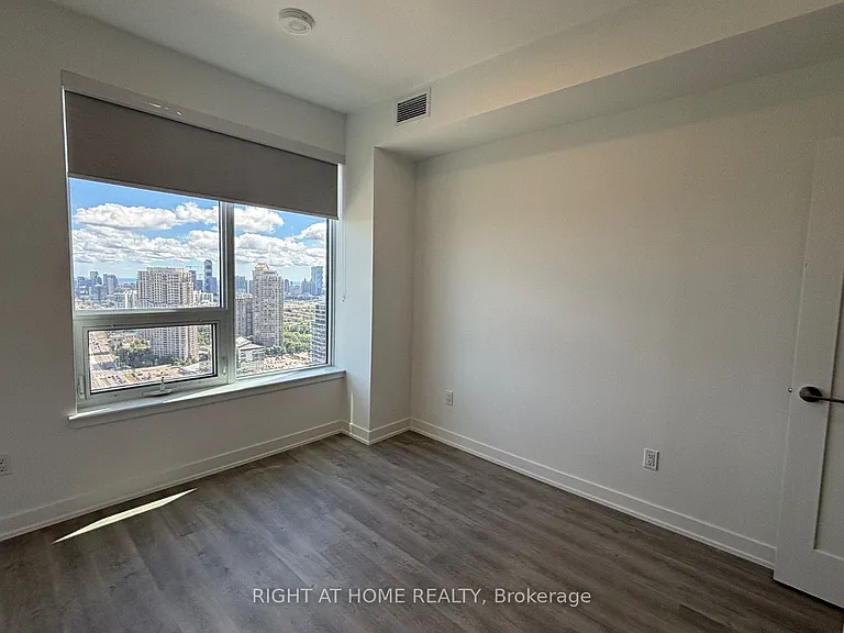 5105 Hurontario St #2905 — Photo 21