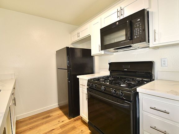 5th image of 11035 Otsego St APT 110