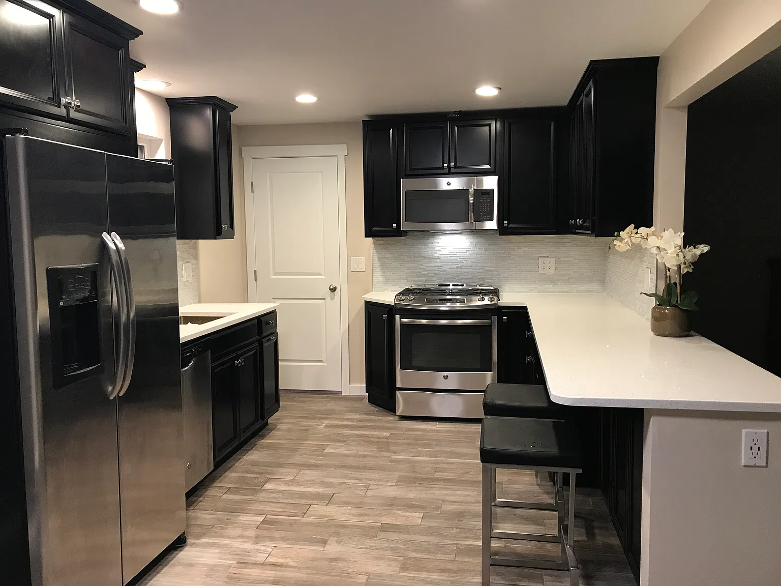 4 bed, 1700 sqft, $3,300 — Photo 2