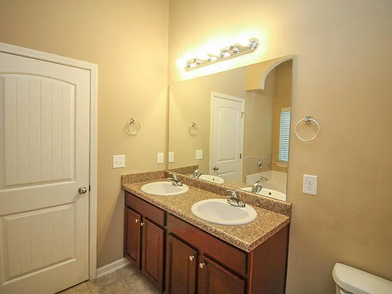 458 Lory Ln — Photo 25