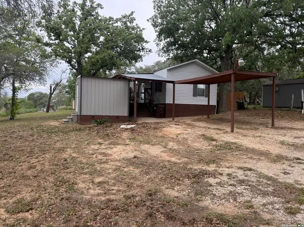 240 creekside, Floresville, TX 78114