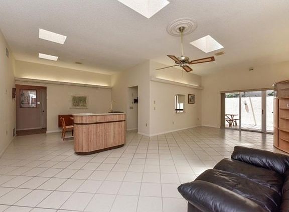 5th image of 4523 Ascot Cir S