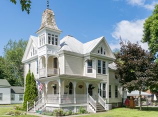 208 S Broad St, Sackets Harbor, NY 13685