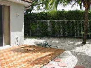 4105 Tree Tops Rd, Hollywood, FL 33026