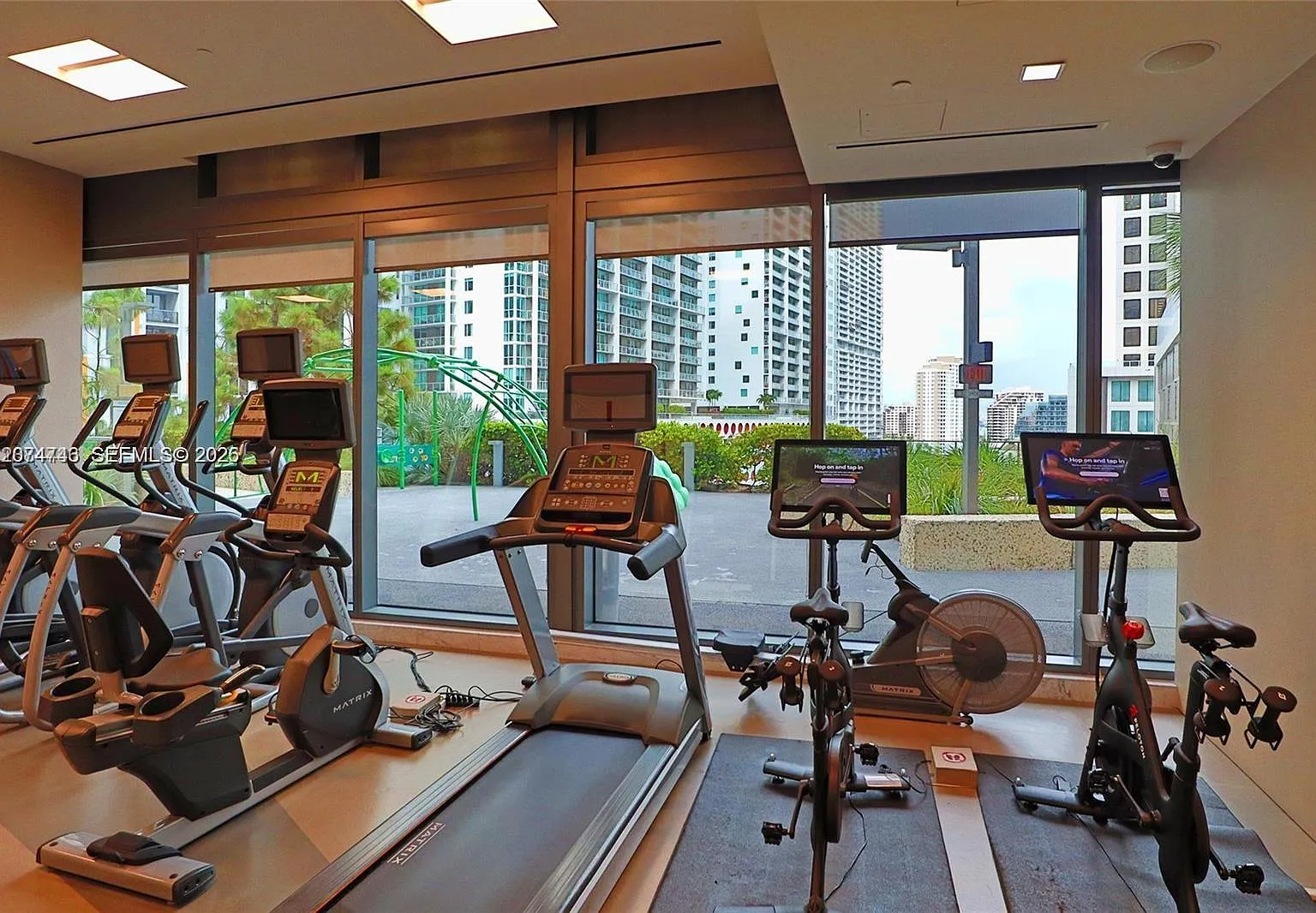 Reach Condo — Photo 4