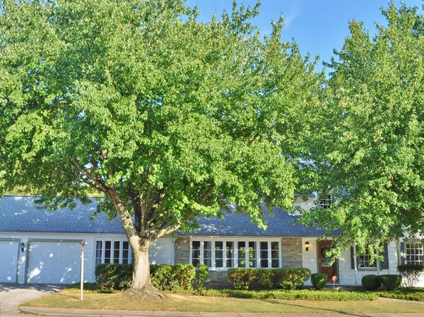 211 N 3rd St, New Freedom, PA 17349