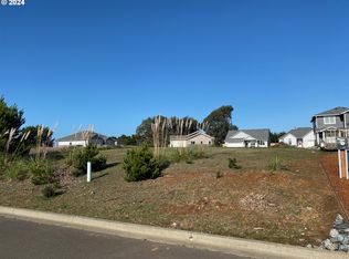 848 Seacrest Dr, Bandon, OR 97411