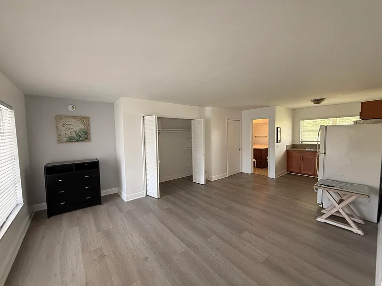 3226 NE 12th St #10 — Photo 2