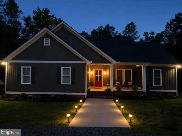 365 Moon Shadow Ln, Louisa, VA 23093