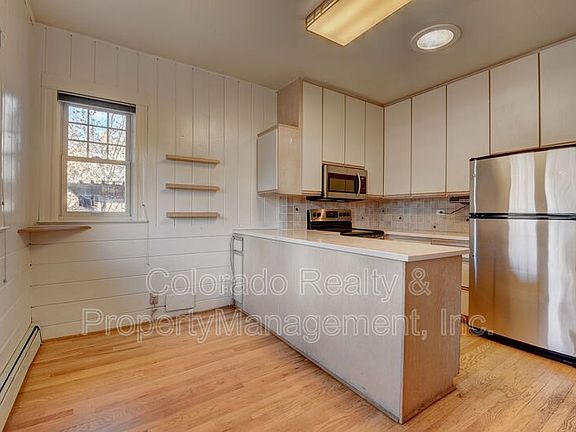 5th image of 903 Newport St