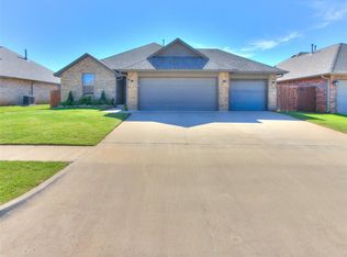 8921 Stacy Lynn Ln, Yukon, OK 73099