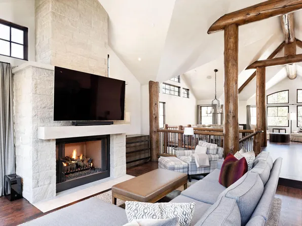 1011 E Hopkins Ave #B, Aspen, CO 81611
