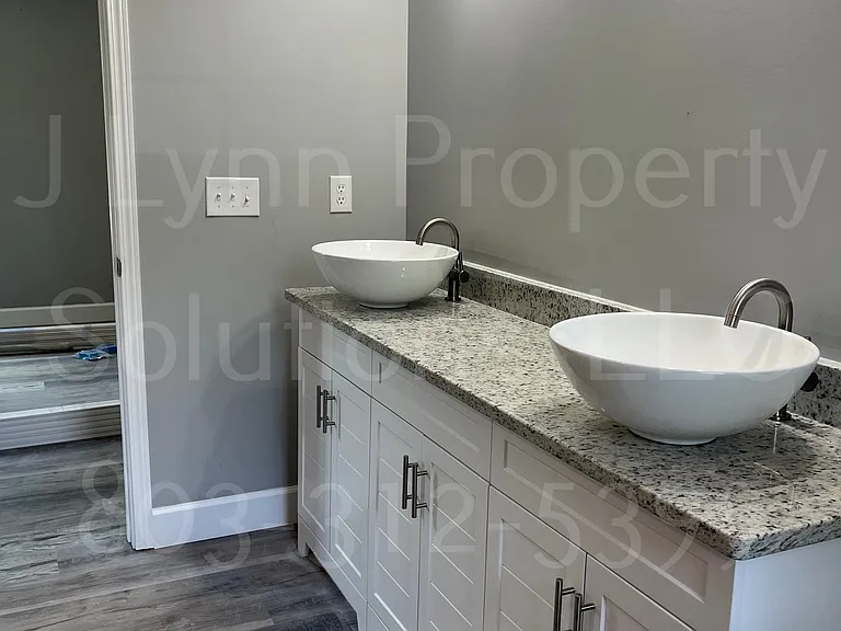2461 Charleston Hwy — Photo 21