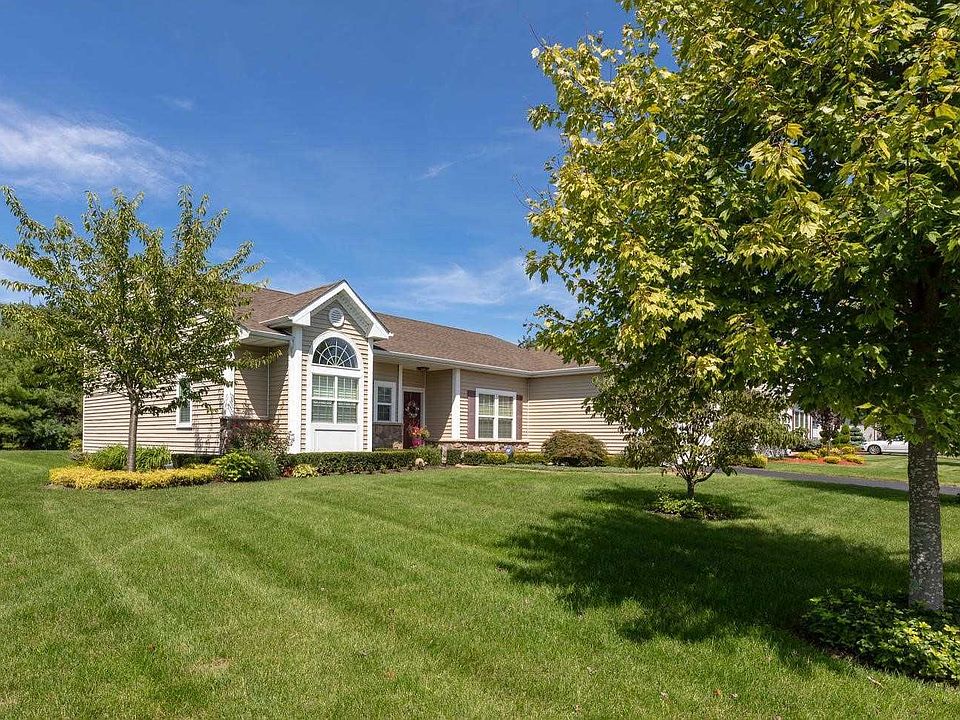 1st image of 35 Country Woods Dr